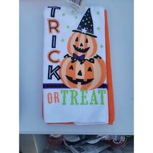 SET OF 2 new MICROFIBER Hand TOWELS (14x24") HALLOWEEN TRICK OR TREAT Pumpkins